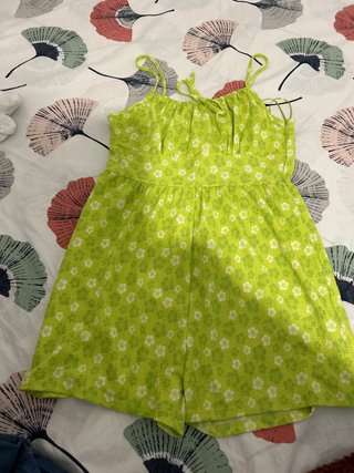 Mono corto floral verde