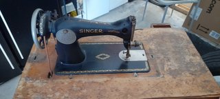 Máquina de coser Singer antigua