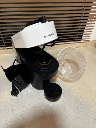 Cafetera Nespresso Vertuo Pop Negra