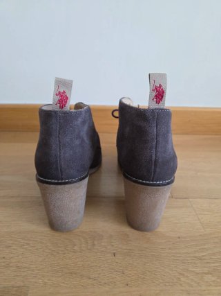 Botines ante gris marca Ralph