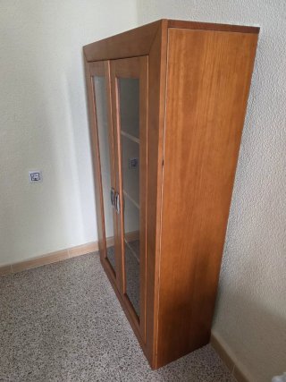 Vitrina grande madera y cristal