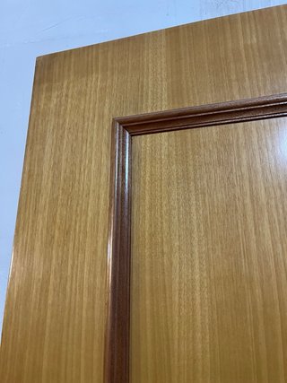 Puerta roble con jambas y premarco