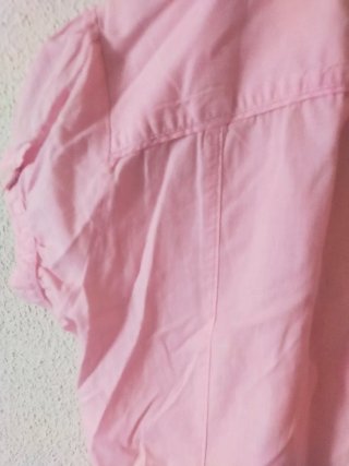Blusa Stradivarius manga corta fruncida rosa