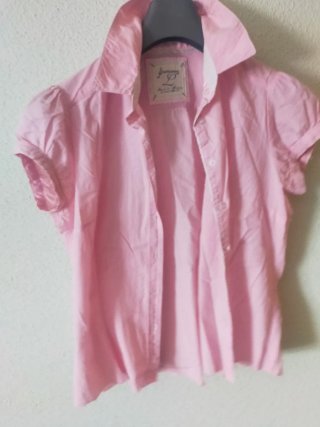 Blusa Stradivarius manga corta fruncida rosa