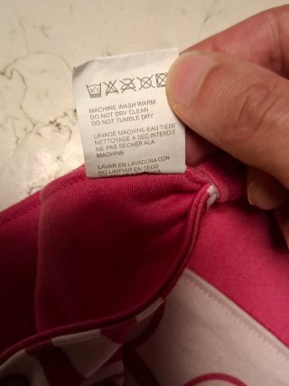 Sciarpa Adidas triangolare fucsia e bianca