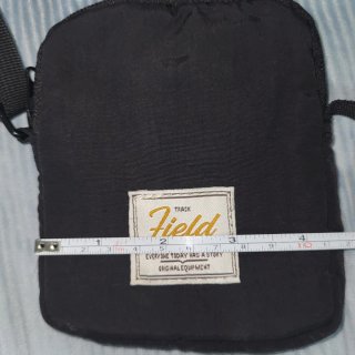 Bandolera Field Negra Pequeña