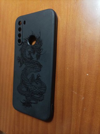 Funda móvil negra con dragón