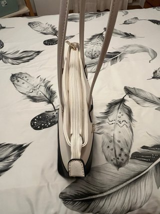 Bolso elegante blanco y negro