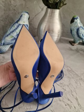 Sandalias Zara azulón pedrería talla 37