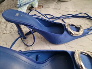 Sandalias Zara azulón pedrería talla 37