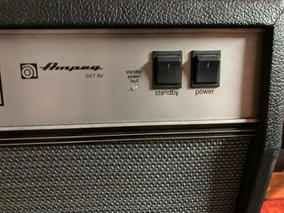 Ampli Bajo Ampeg SVT-AV 300W + Pantalla + Case.