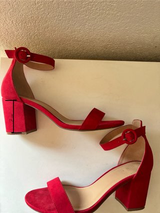 Salto alto tacão vermelho tamanho 38