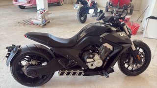 Moto Benda 700cc
