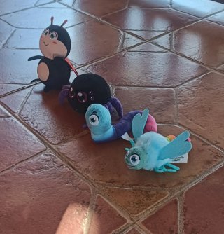 Set di 4 peluches di insetti da giardino