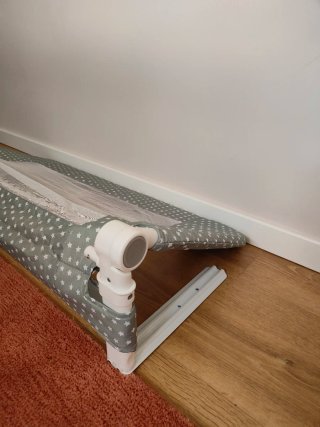 Barrera de cama infantil estrellas grises
