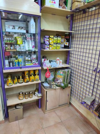 MOBILIARIO COMPLETO TIENDA.Estanterías,Mostrador..
