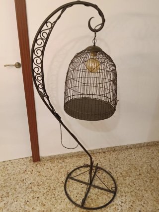 Lámpara de forja estilo jaula