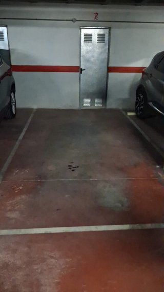Plaza garaje con trastero
