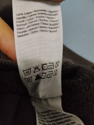 Sudadera con capucha marrón