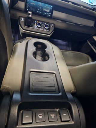 Land Rover Defender 3.0D MHEV 250cv First Edition