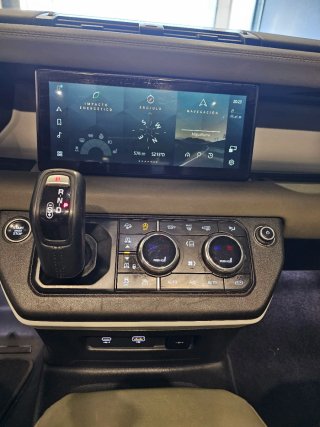 Land Rover Defender 3.0D MHEV 250cv First Edition