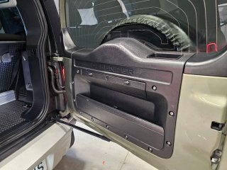 Land Rover Defender 3.0D MHEV 250cv First Edition