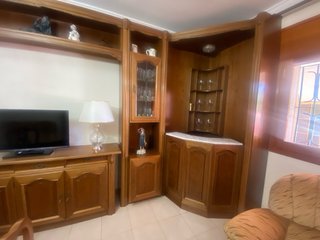 Muebles comedor de madera maciza.