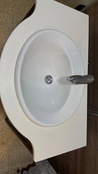 Mueble de baño madera y mármol