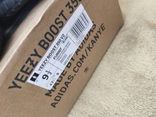 Adidas Yeezy Boost 350 V2 Negras Reflectantes