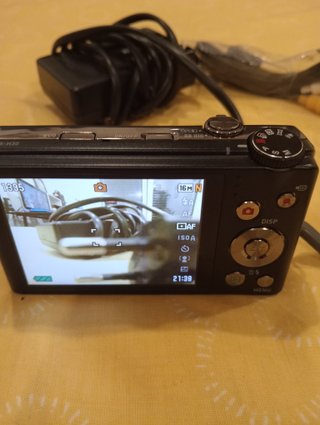 Câmera Casio Exilim EX-H30 Preta