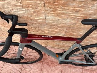 Bicicleta Carretera Focus Izalco Max 8.9 Carbon