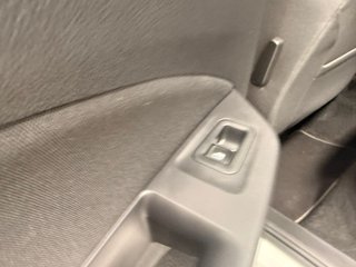 VW Golf VIII Life 2.0 TDI 115Cv