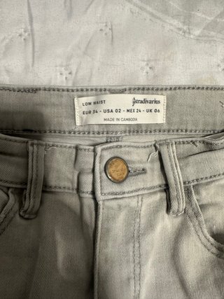 Pantalón gris Stradivarius Talla S