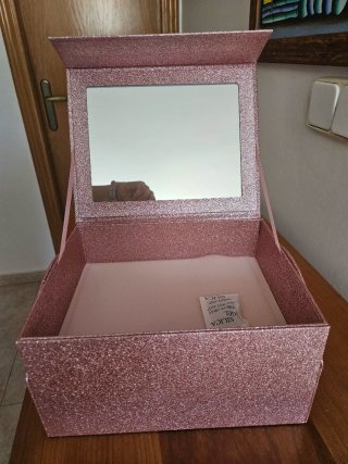 Joyero rosa con espejo