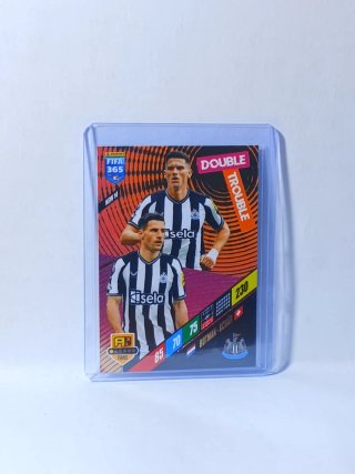 Cromo Panini FIFA 365 2024 Double Trouble