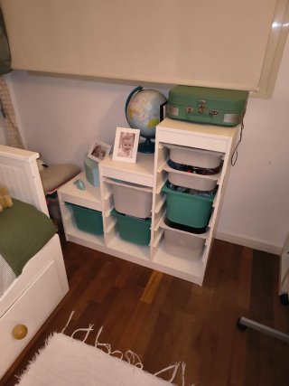 Estantería modular IKEA blanca y verde