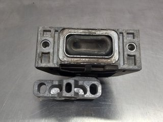 SOPORTE MOTOR DERECHO VOLKSWAGEN GOLF IV BERLINA