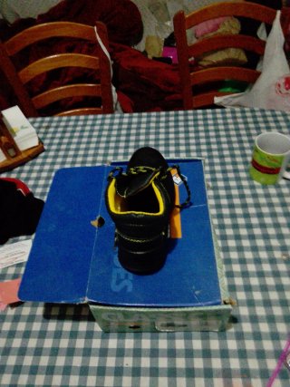 Botas de seguridad mujer negras y amarillas