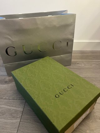 Bolsa y caja Gucci