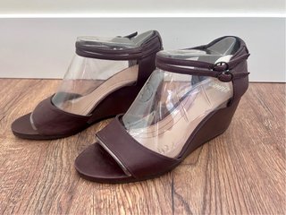 Sandalias Marrones Cuña