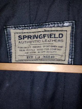 Chaqueta de cuero negra