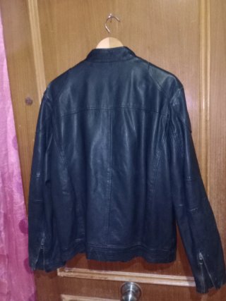 Chaqueta de cuero negra