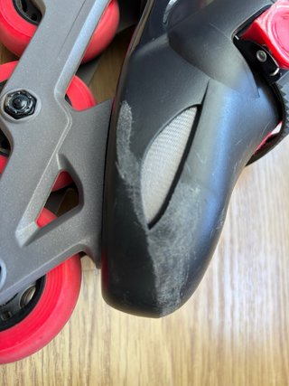 Patines en línea negros y rojos Talla 30-32