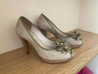 Zapatos Unisa Peep Toe Beige y Verde