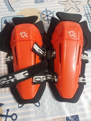 Rodilleras Naranja Moto