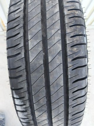 Neumáticos Michelin 215/70 R15C