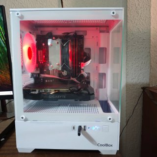 PC Gaming Blanco i7 9700, RTX 2060, 32GB, Garantia