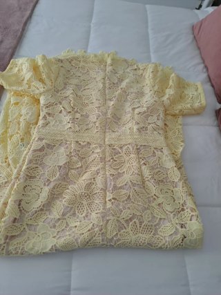 Vestido amarillo bordado