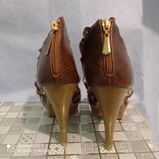 Sandalias de diseño. Marca Blanco. Nuevas