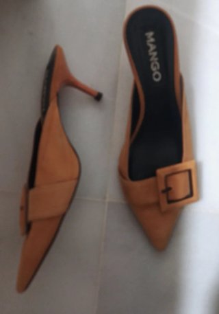 Zapatos Mango tacón destalonados hebilla